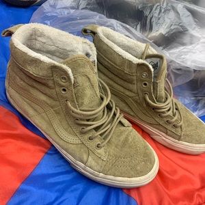 Fleece high top tan vans